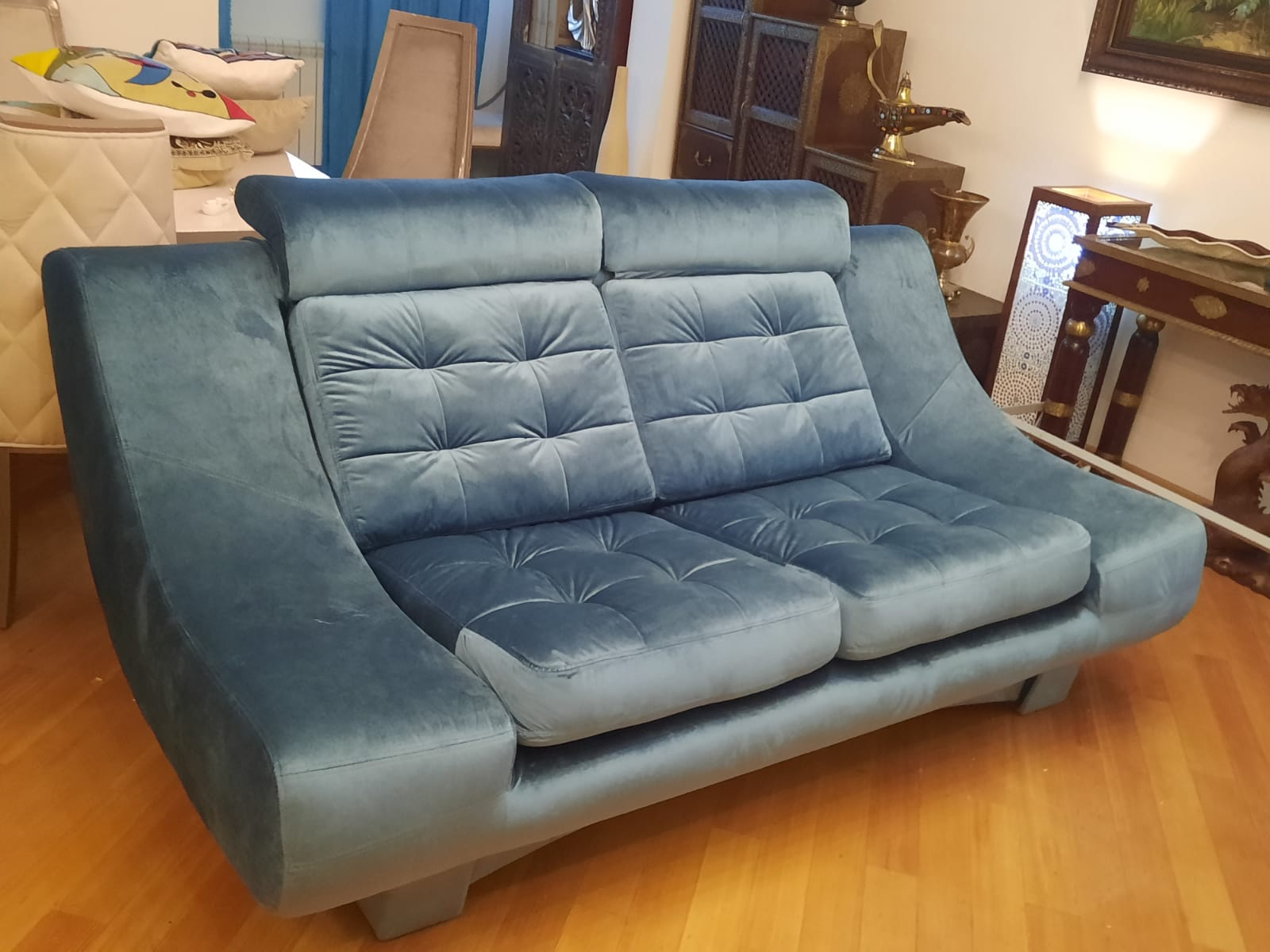 Обивка дивана на дому. Семенов